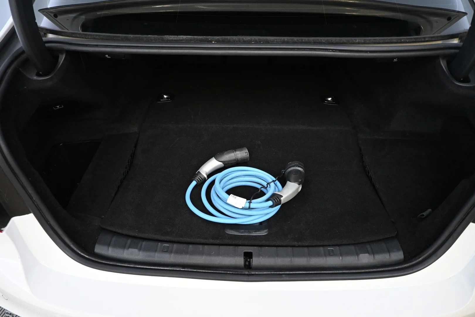 Car Image - w4ZiJsOQSSAexWxGYlANh