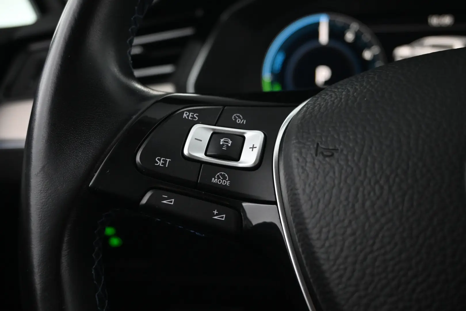 Car Image - 1o8sCdnmbrcMVy0y5wKjTi