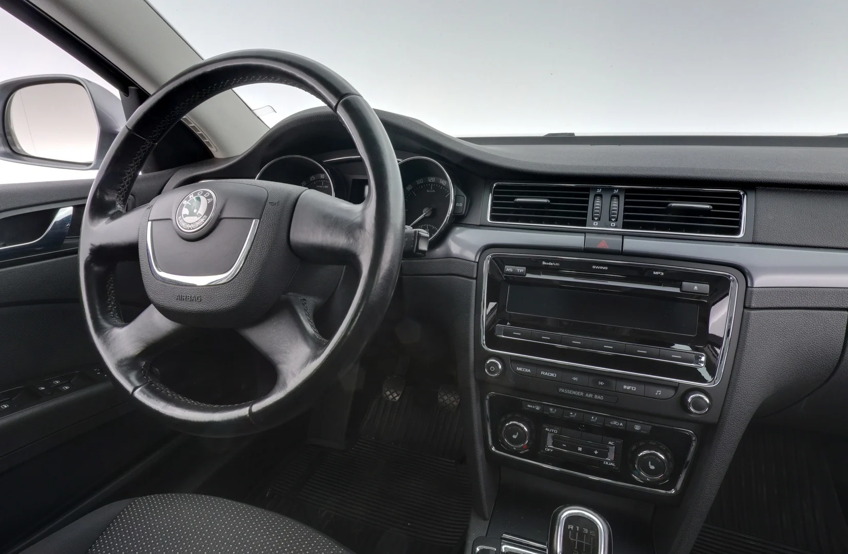 Car Image - 3zfHMlQjxBVPjsDs0jDhb5