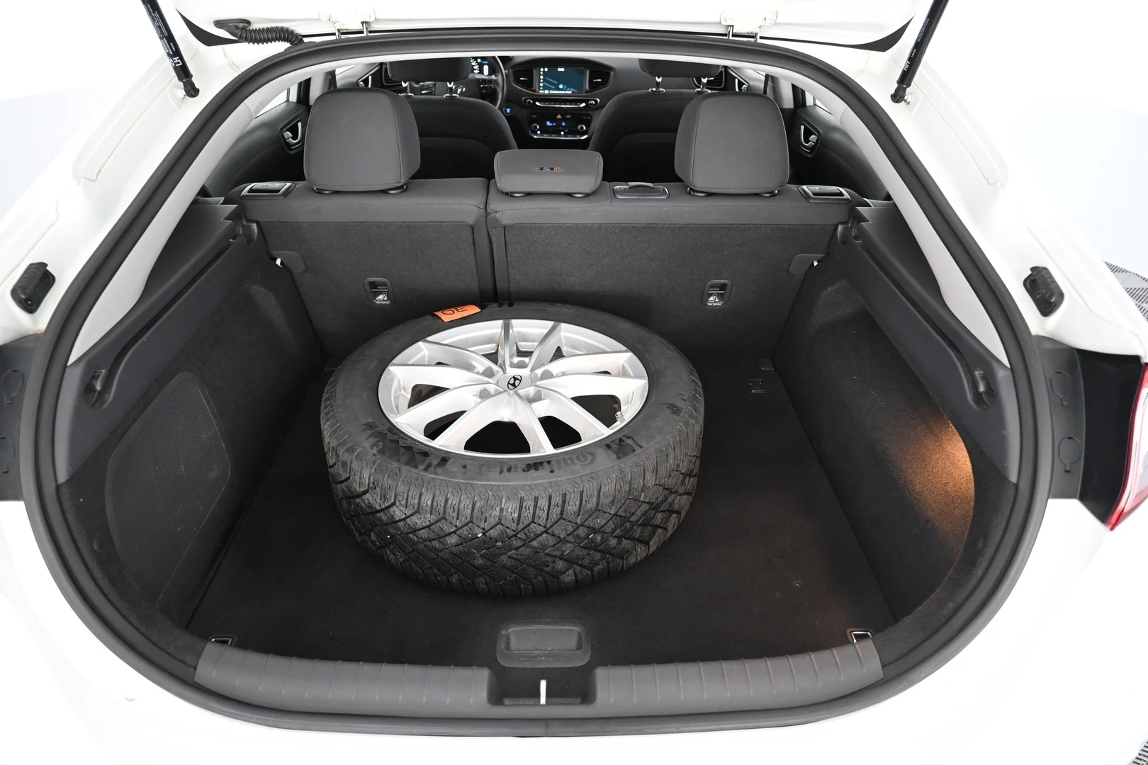 Car Image - TUzeSX16LK6DkJVQZDByb