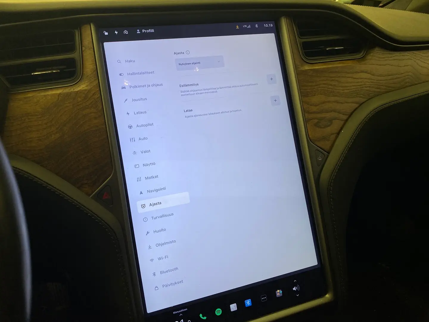 Car Image - 5LjNWqnC8HcoyzKTKqEe6X
