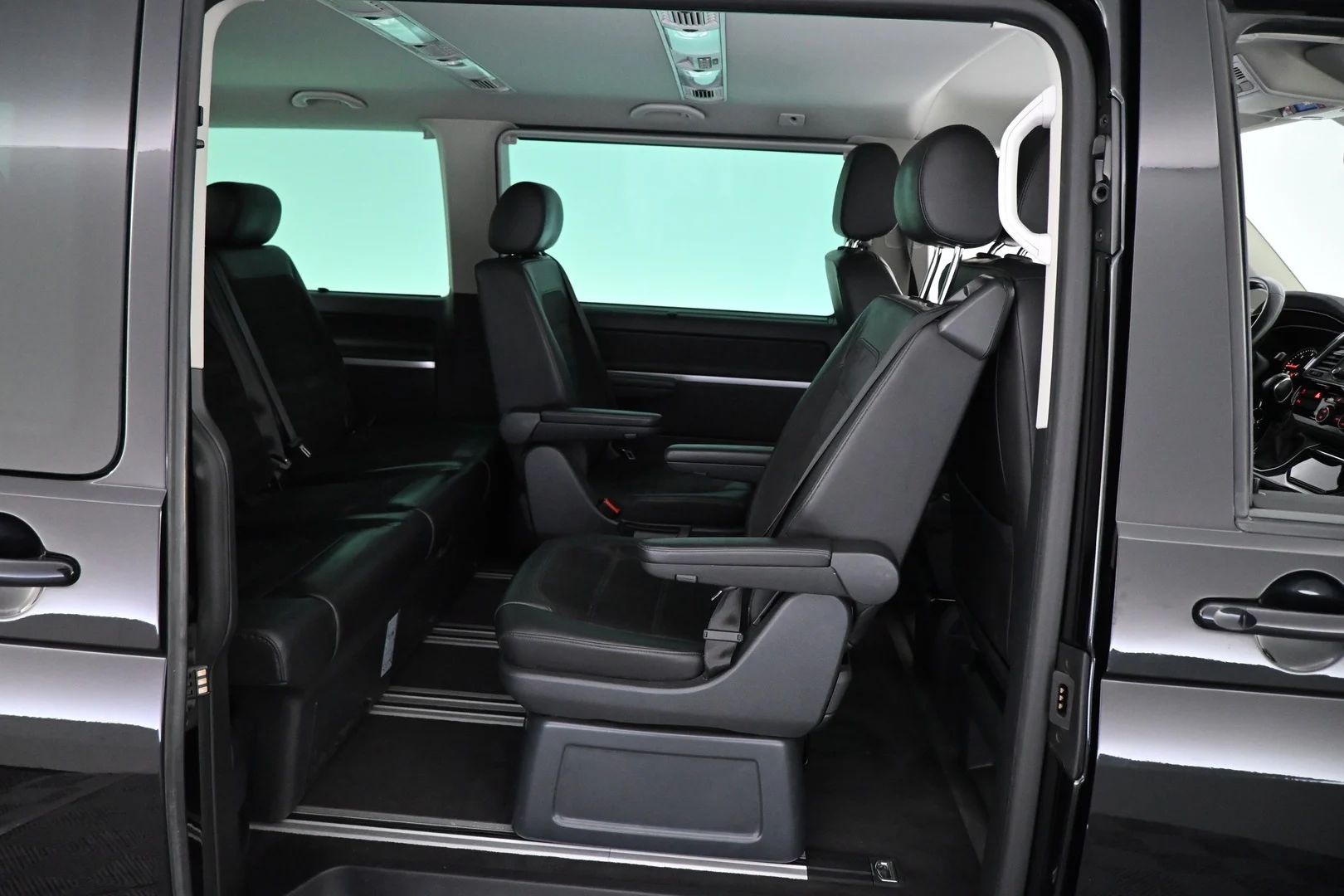Car Image - 5UDkAVDms5UVT8TkbxlGLM