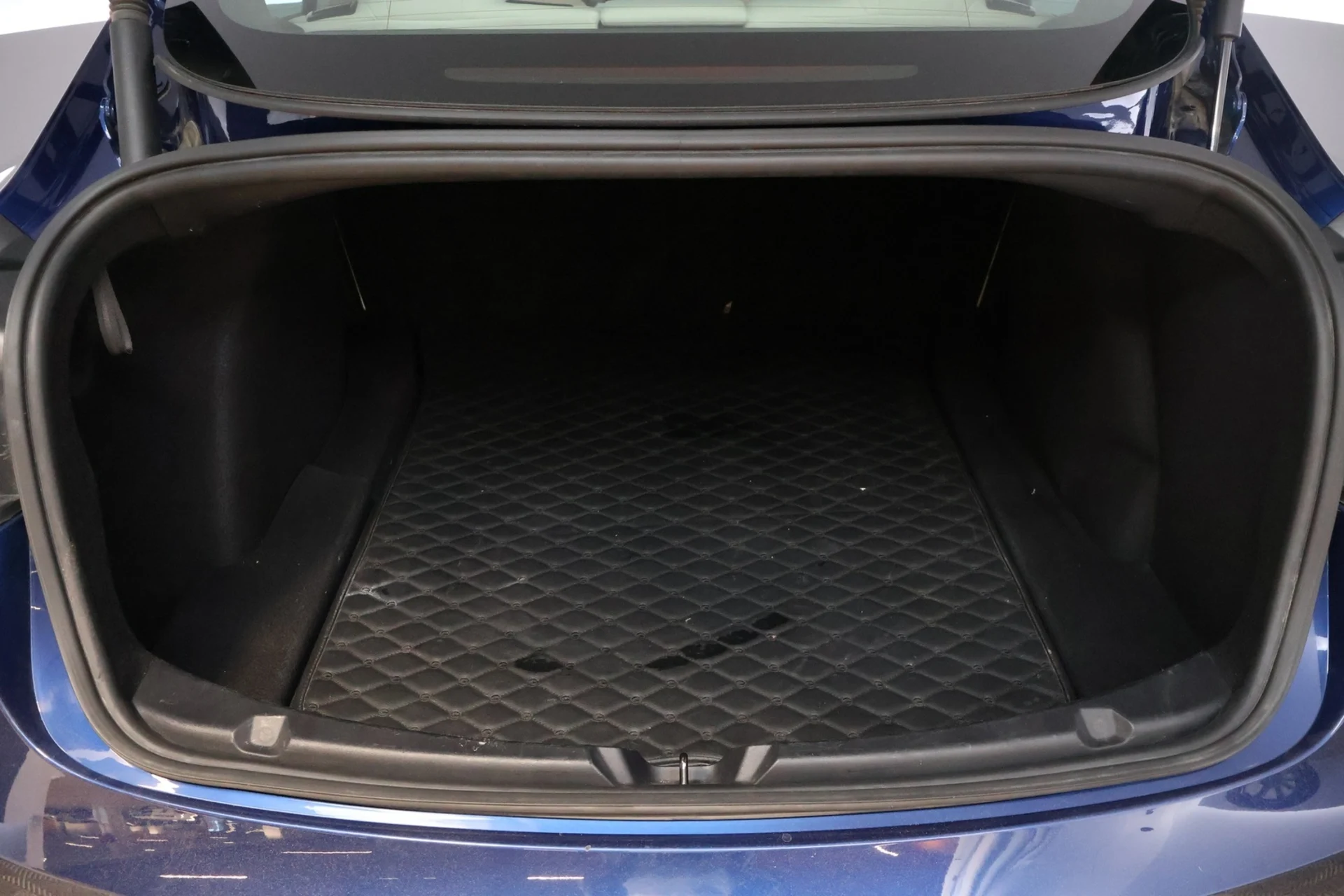 Car Image - 4pOolRI4GuLZWAP2MOq9qF