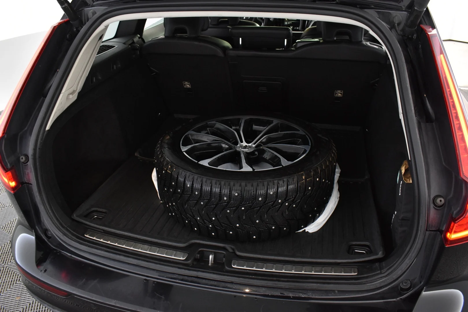 Car Image - 6H91HwSXrjFROVHzE1MAne