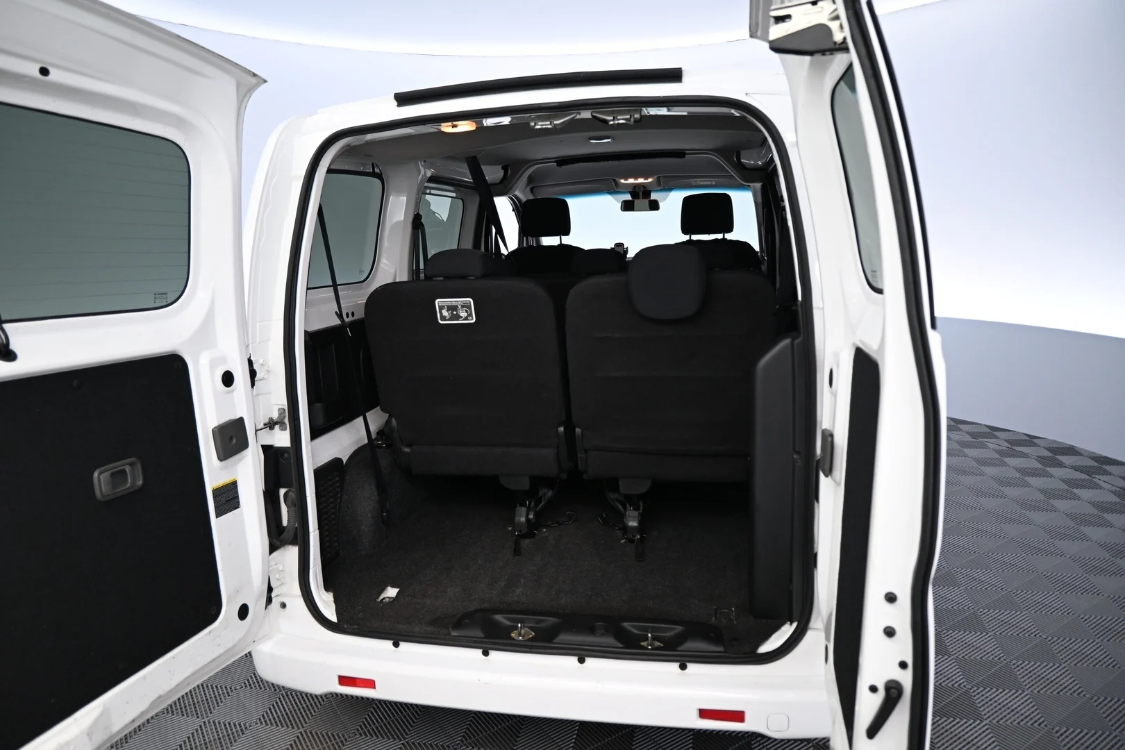Car Image - dTV9h5bvdlANaYxTriEiq