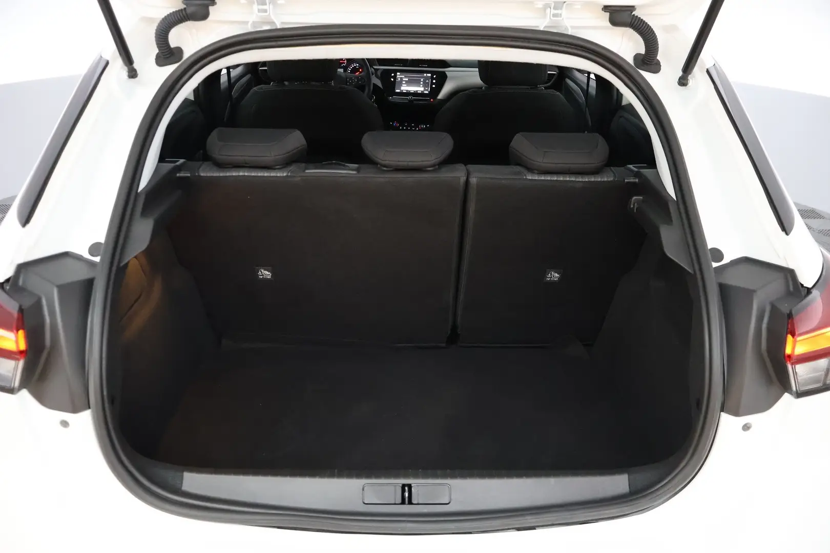 Car Image - VduUhebMctEXxyM7xrY2H
