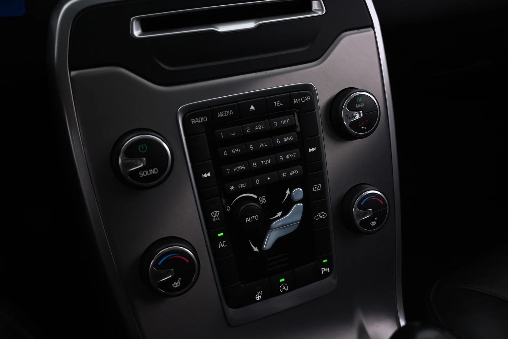 Car Image - 2G17vLAM7RUHD8Sxkzo7mD