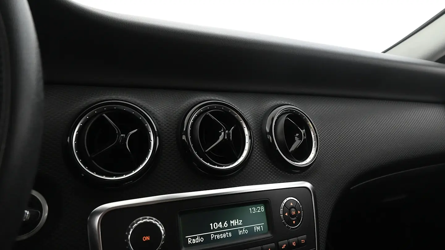 Car Image - 13DKLBfdGVJIjKouFkIudj