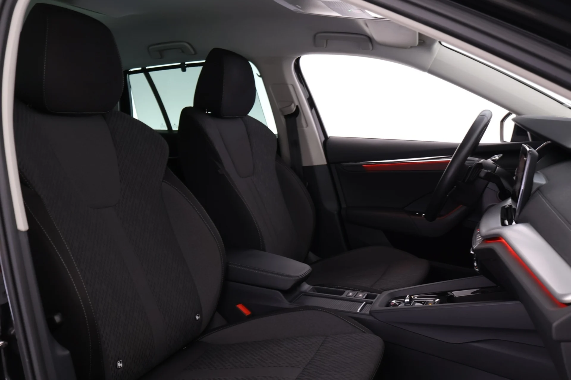 Car Image - 5puFAUe6ec9mWkunHMxYsG