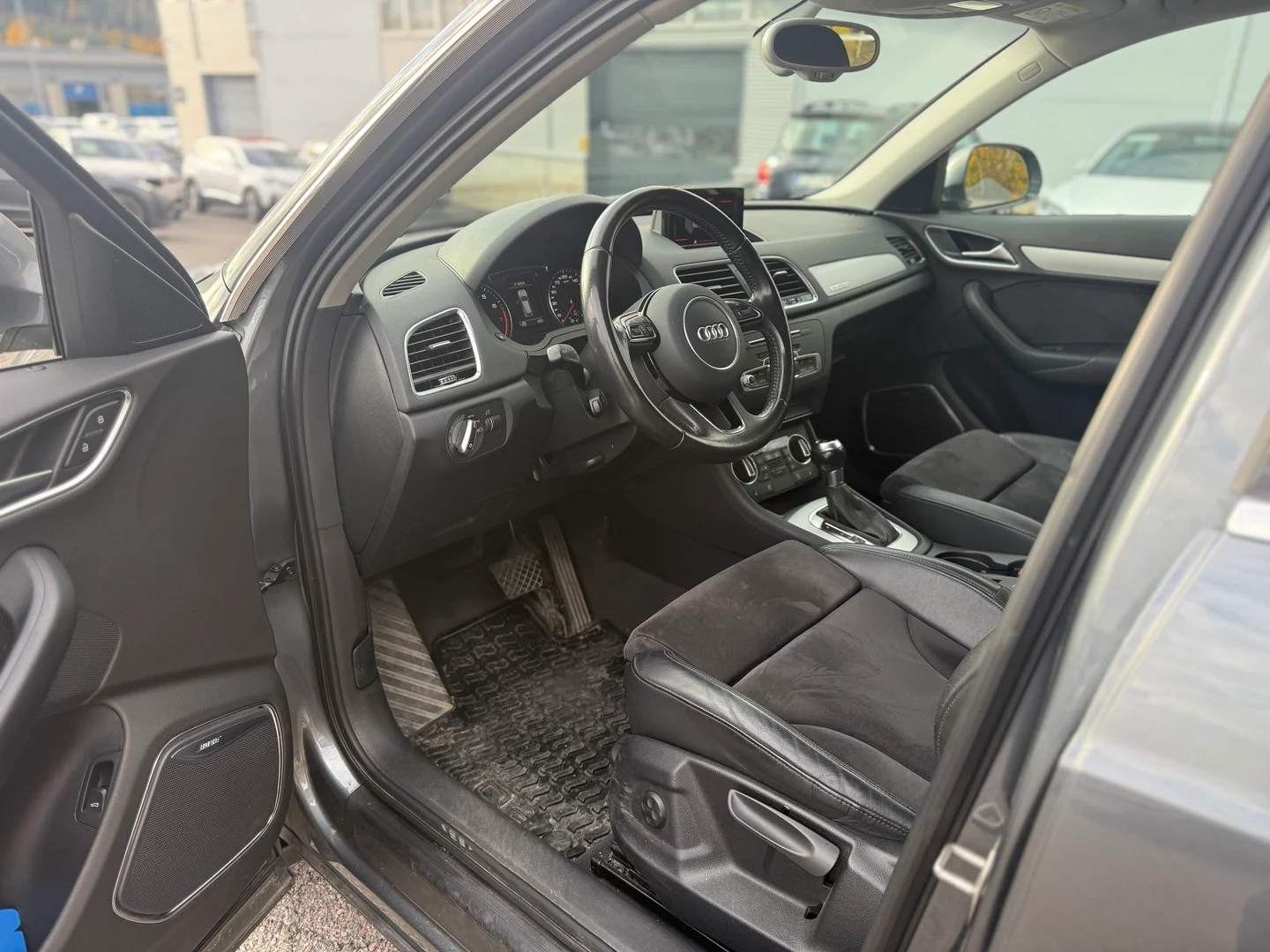 Car Image - 3RCLyu2sFYxw3xlWaQ3asQ