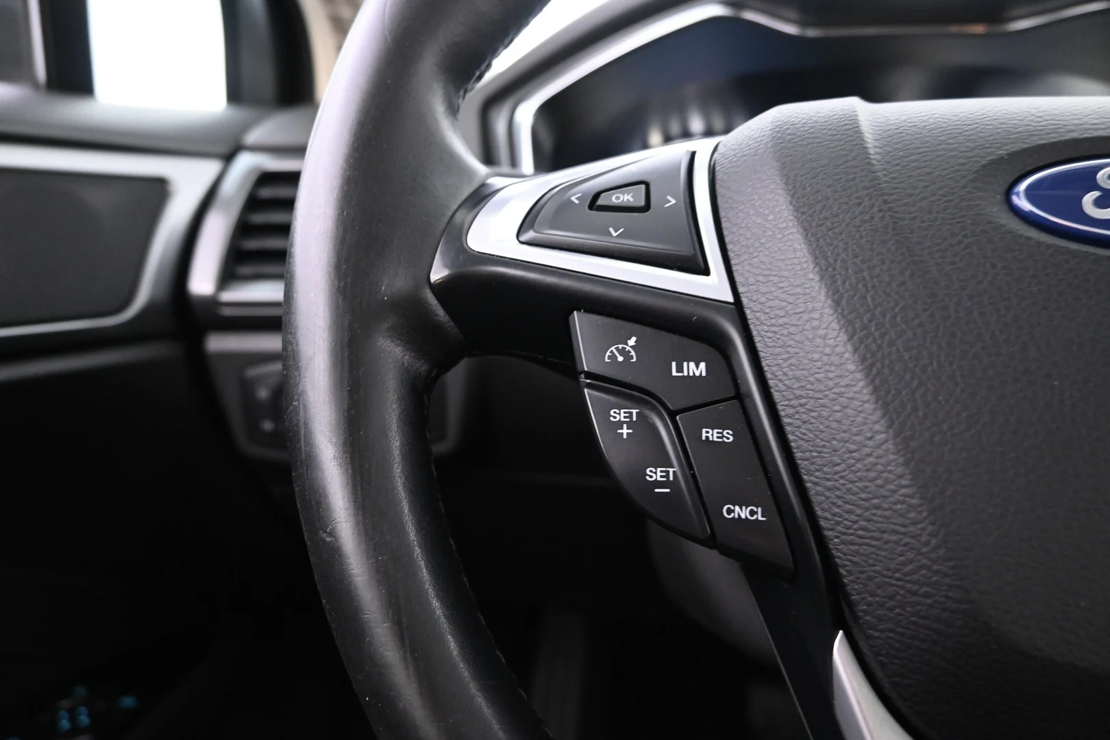 Car Image - 7v3cQCbgGuTOZDoU31qJby