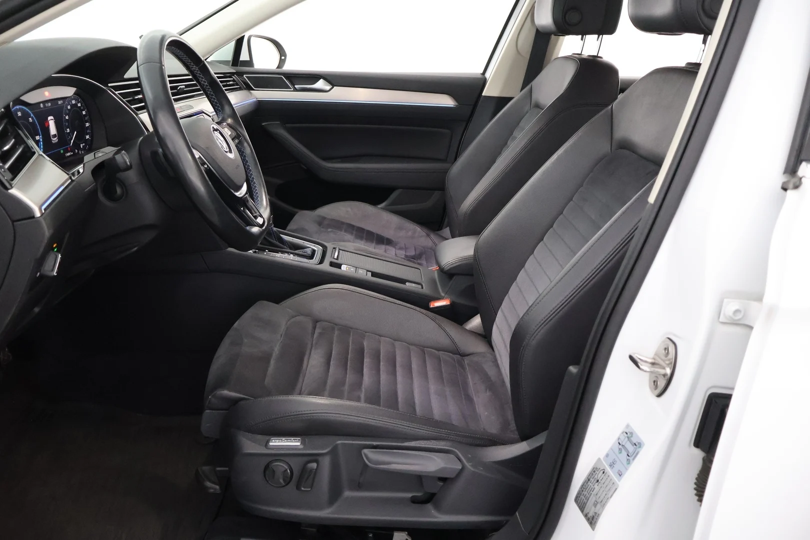 Car Image - 6xsahZHEvPhACempvk6eqf