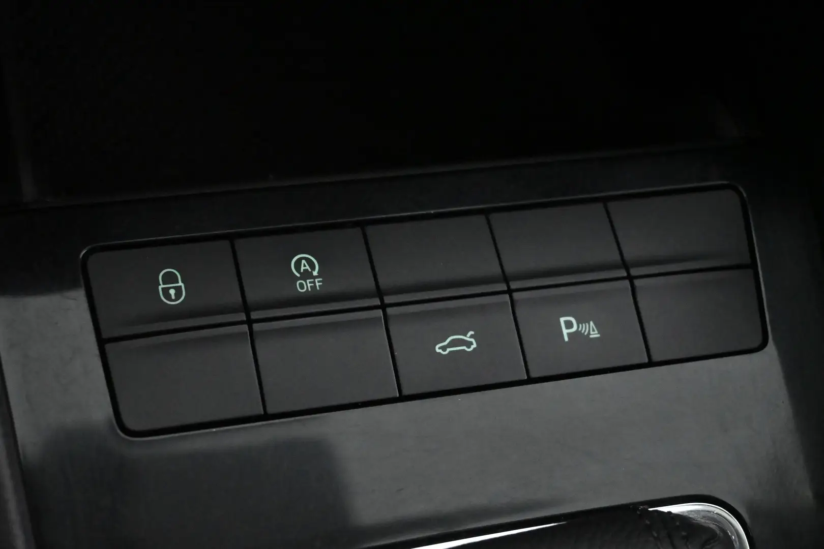Car Image - 2SaPg6IZUVKnWmLFuAOvNn