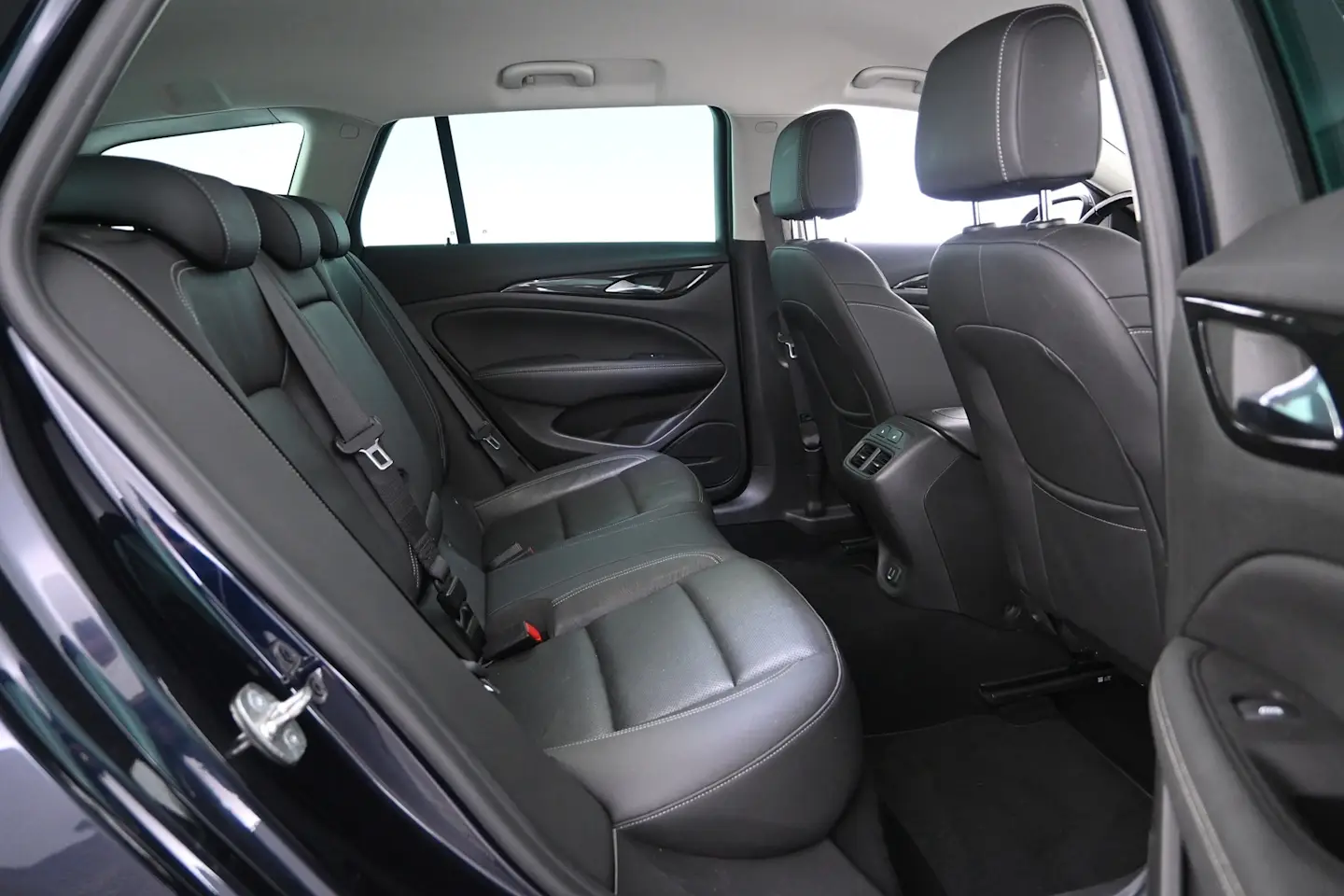 Car Image - 3BFjCAfSifvc17h0rqERSi