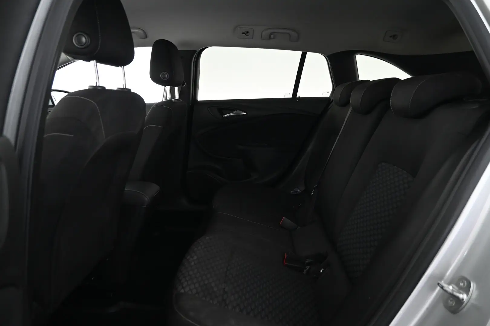 Car Image - 3oYq6ddriD2x0dT4IipkDe
