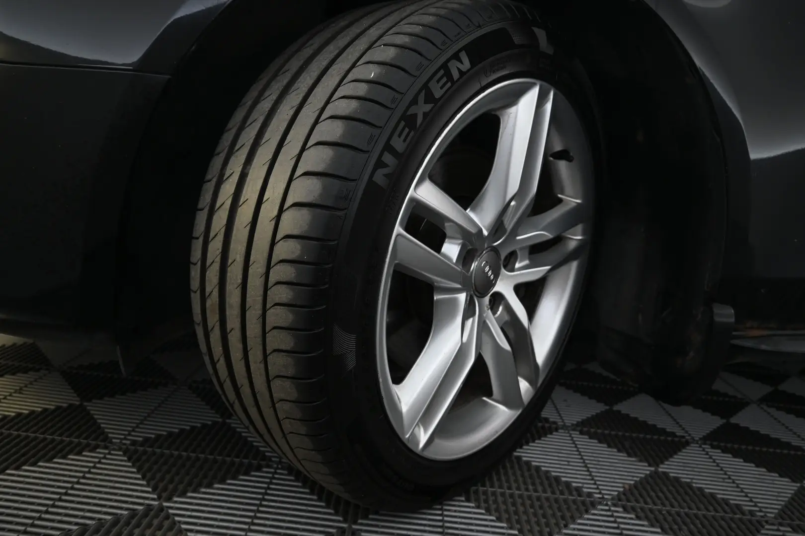 Car Image - 6wnUzD850k42O3SyLzFYYm