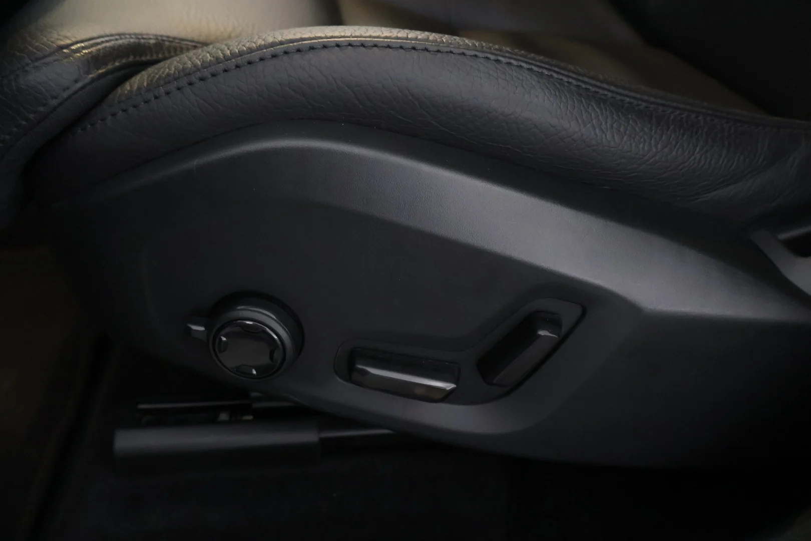 Car Image - y8QXUhw7qAzNICY6UaxLq