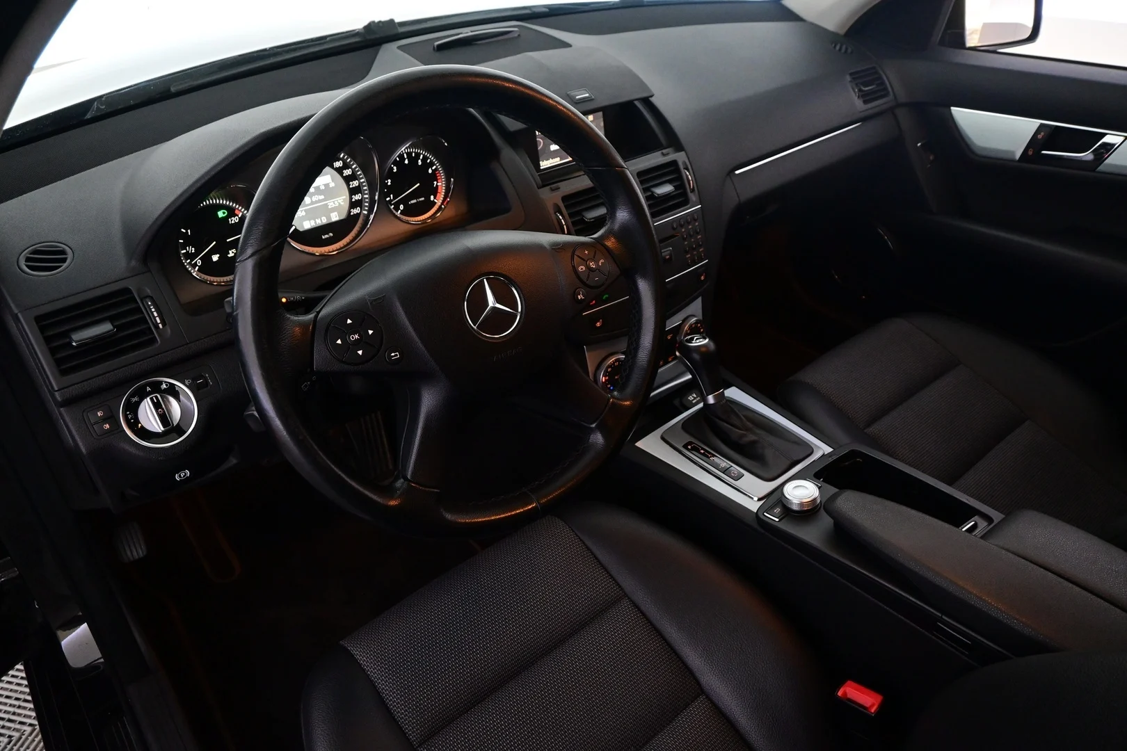 Car Image - FfJg25b9Xiv3dwdtf8XGD