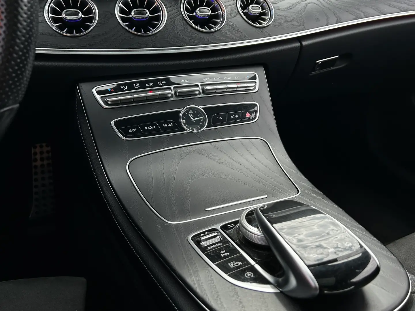 Car Image - 5xb3KgGUHj3ja8LA2WxL83