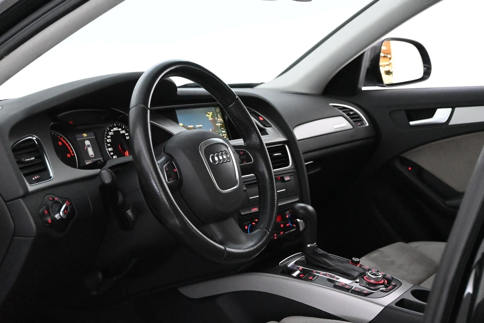 Car Image - zkEB4FGRwrl4XafVvgYa5