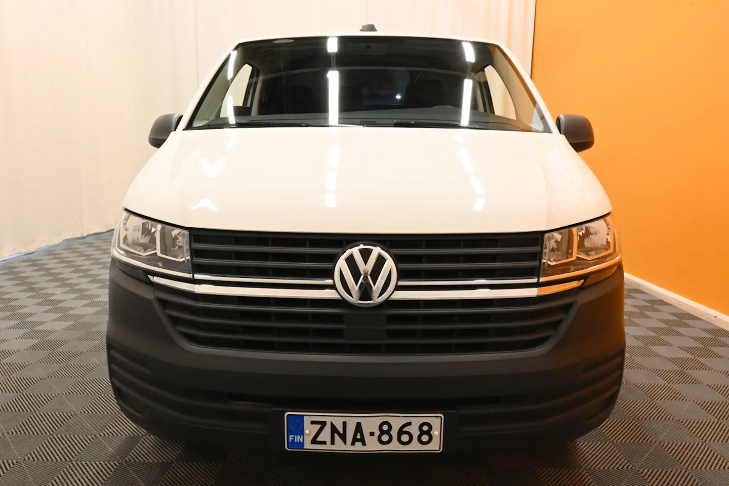 Car Image - ZyW2oKsnThRb8ZLBKBFoB