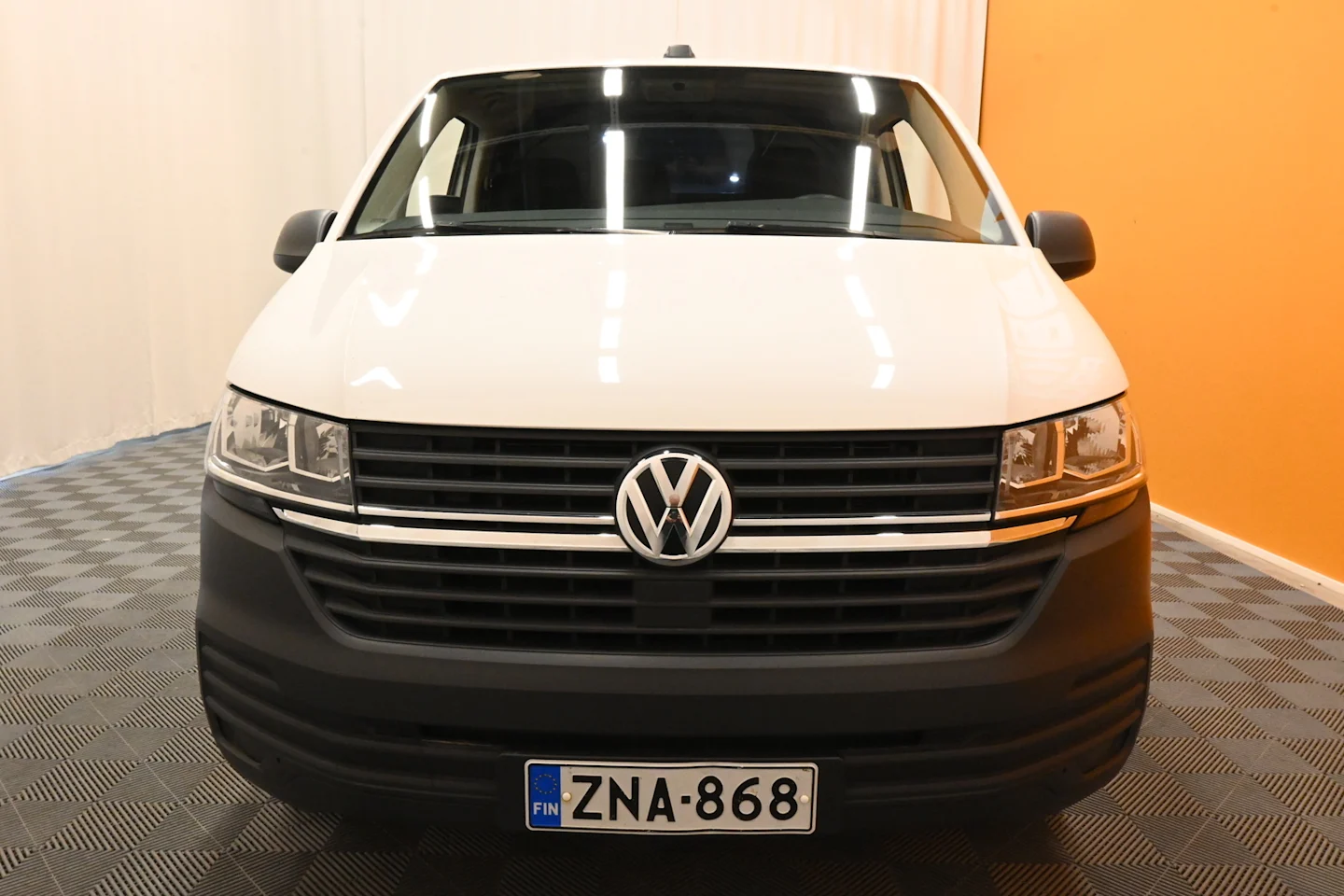 Car Image - ZyW2oKsnThRb8ZLBKBFoB