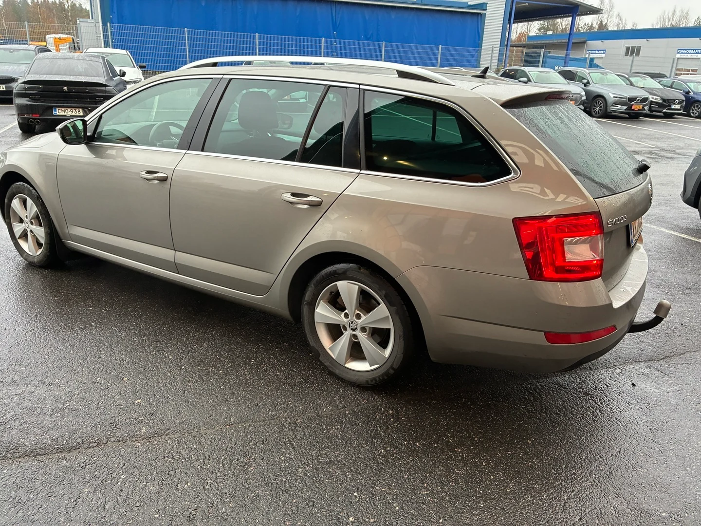 Car Image - 7mcxJ9XxqjRHrLxQGRjItB