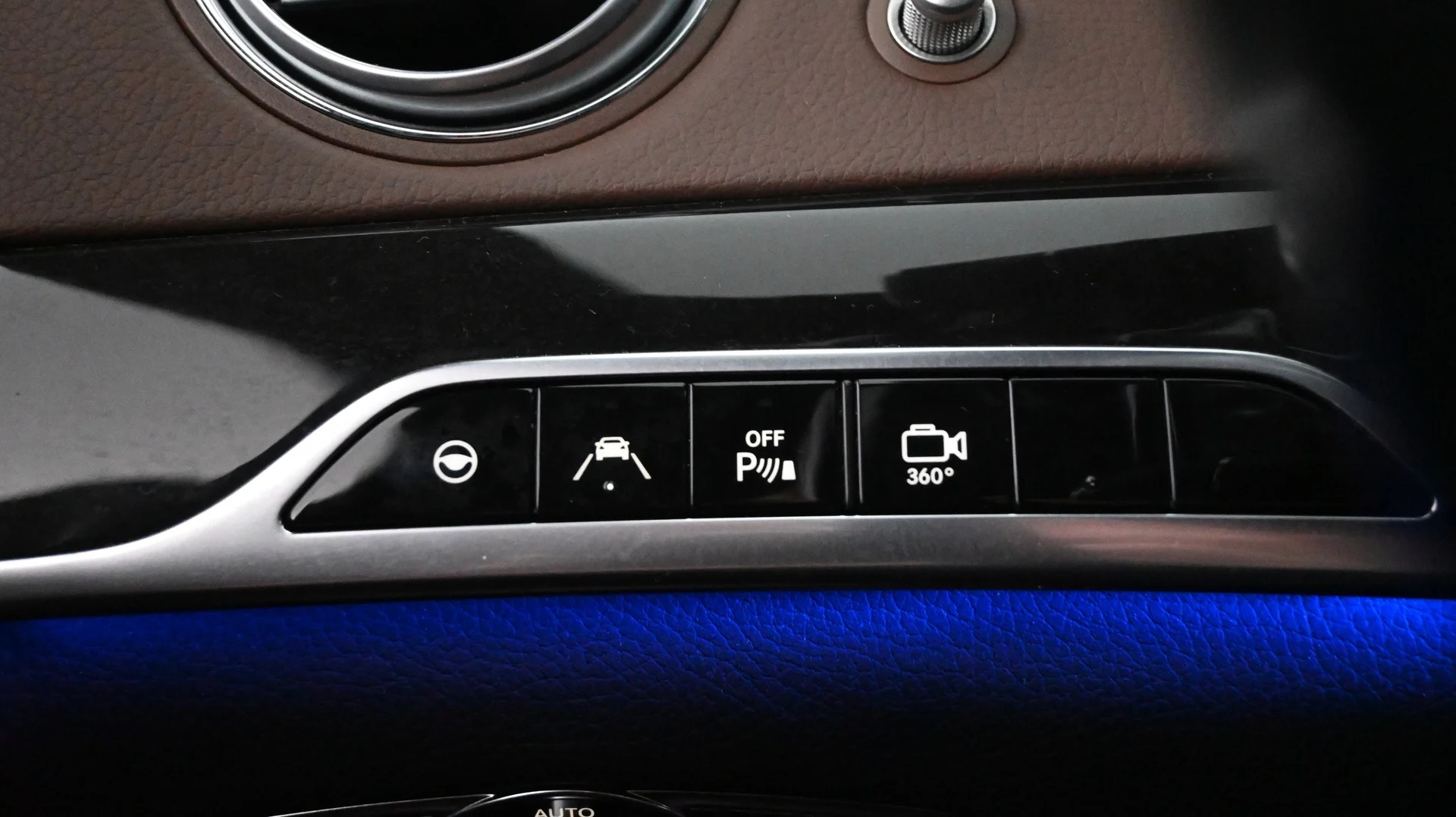 Car Image - 2GkUFmKD7mCHr6VaM15SOM