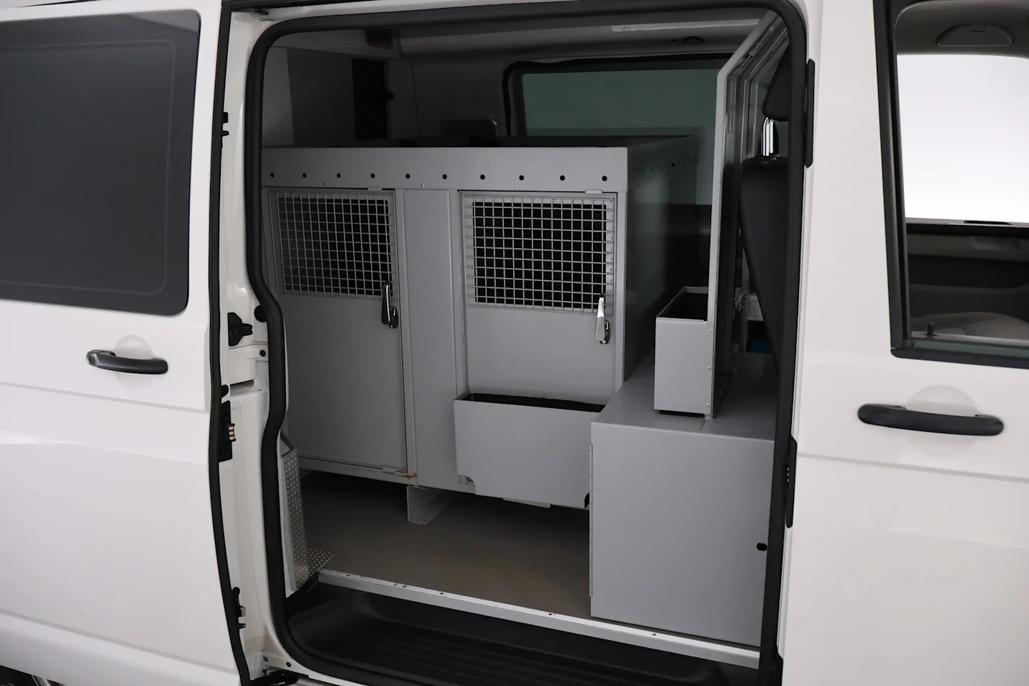 Car Image - 3qSQ4IHJqM5jWlNJxzTOIz