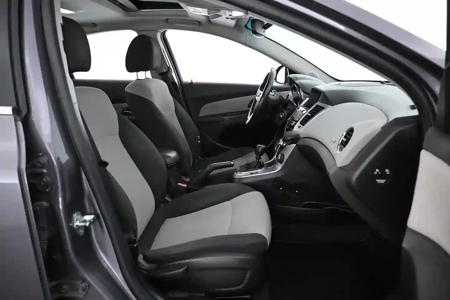 Car Image - 3k28J2OsPhugaIrLWHSPil