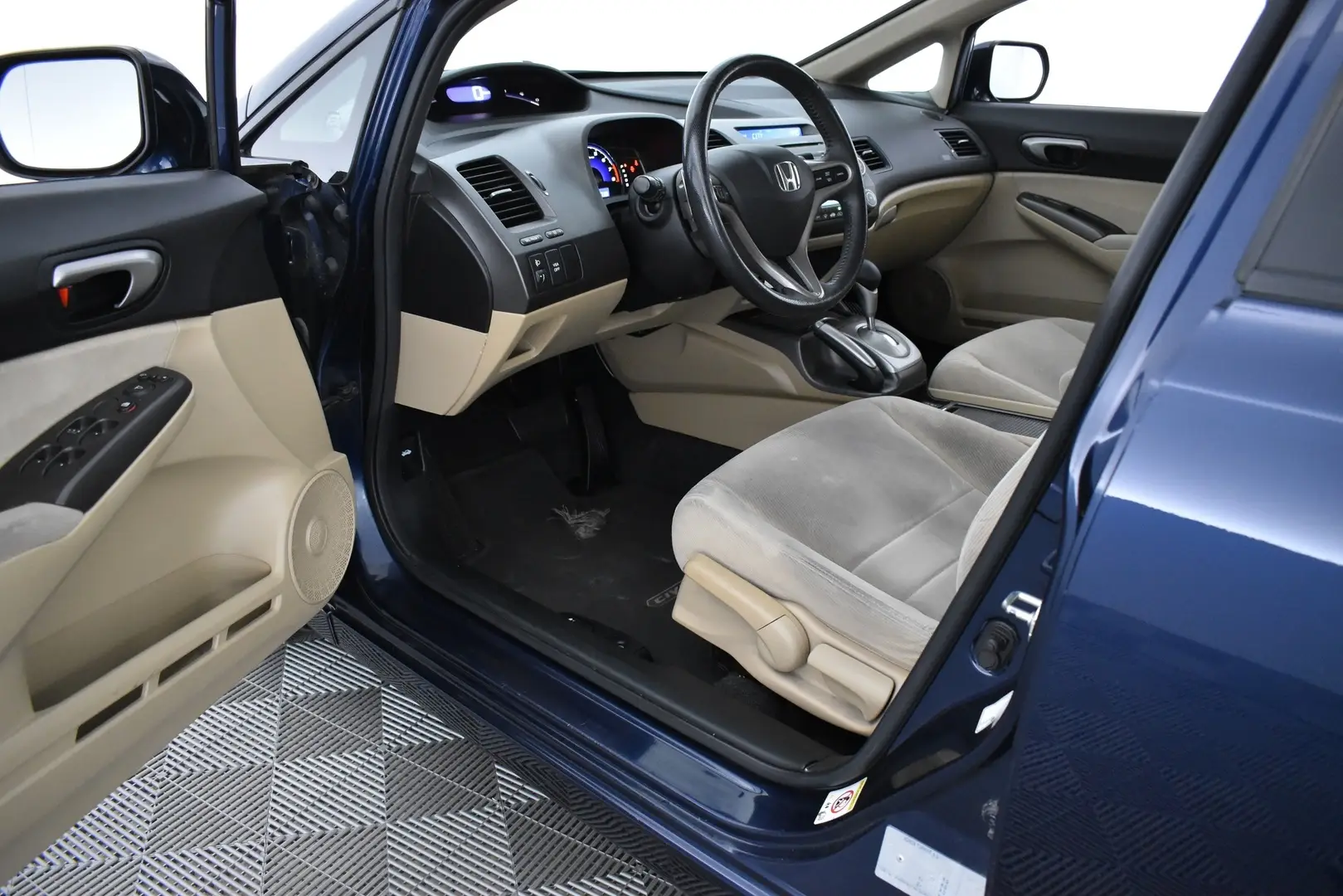 Car Image - 22hh8Q09aBfeuxuOMq2R0L