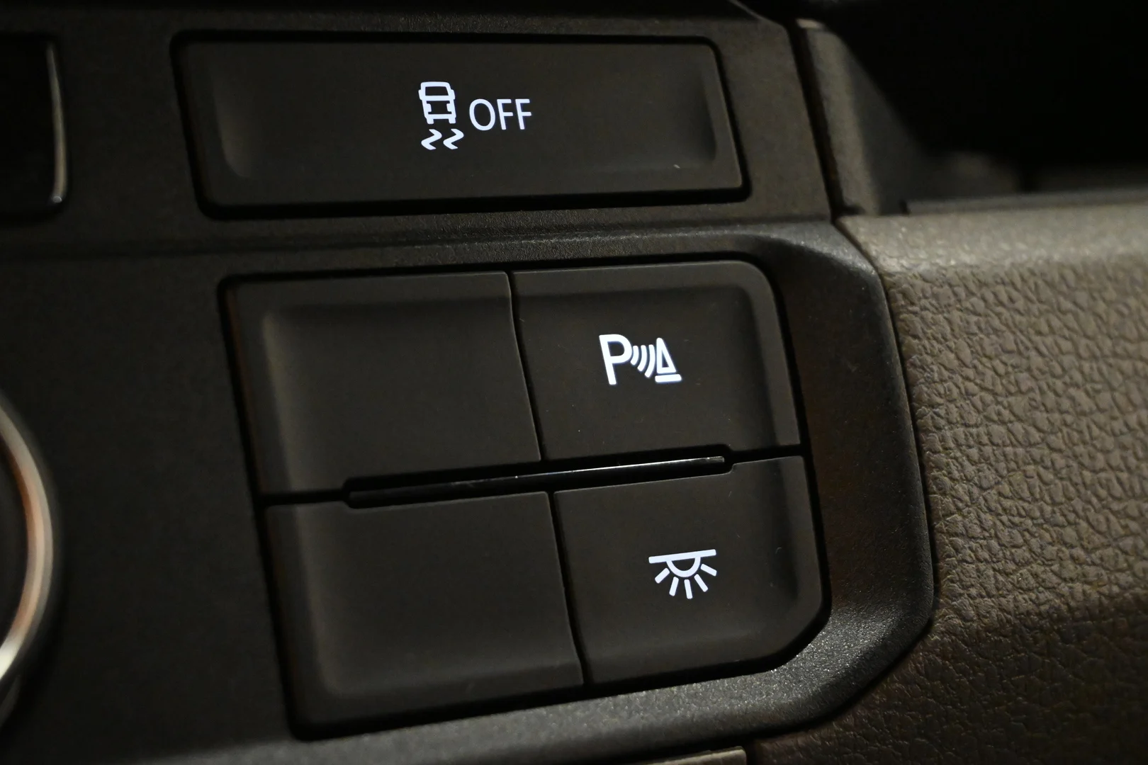 Car Image - 1moh1V8PVSxfB8KJ8JW7fZ
