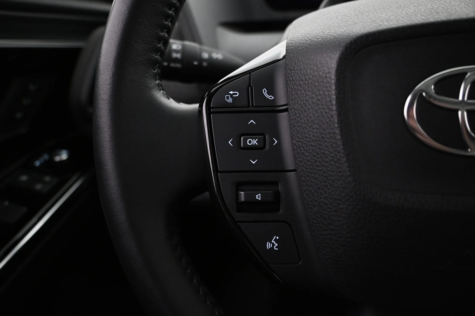 Car Image - 6rB6haoYdTc9qHKboVgCT4
