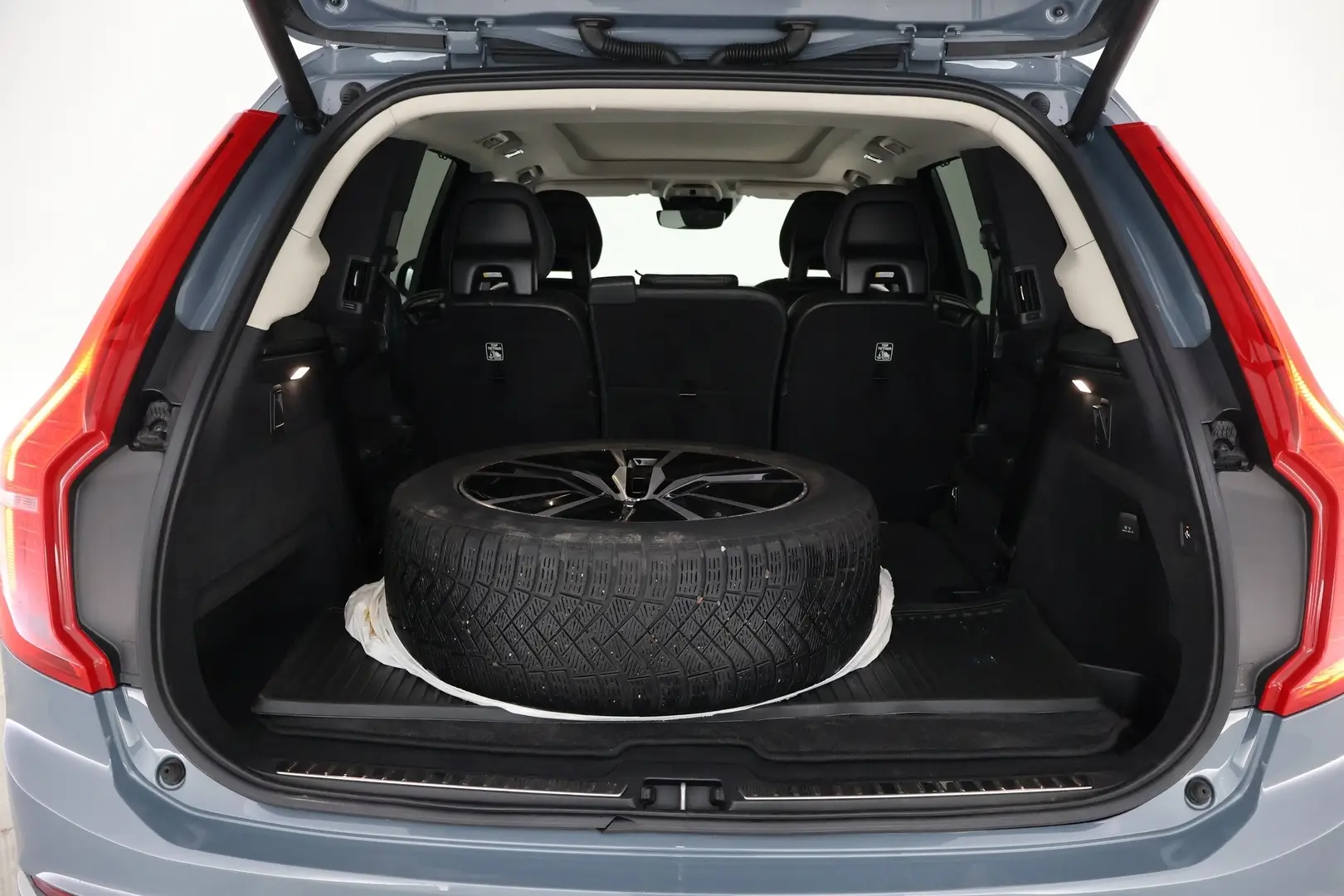 Car Image - 1J3sEf9jaHbTrlRXdY0X1P