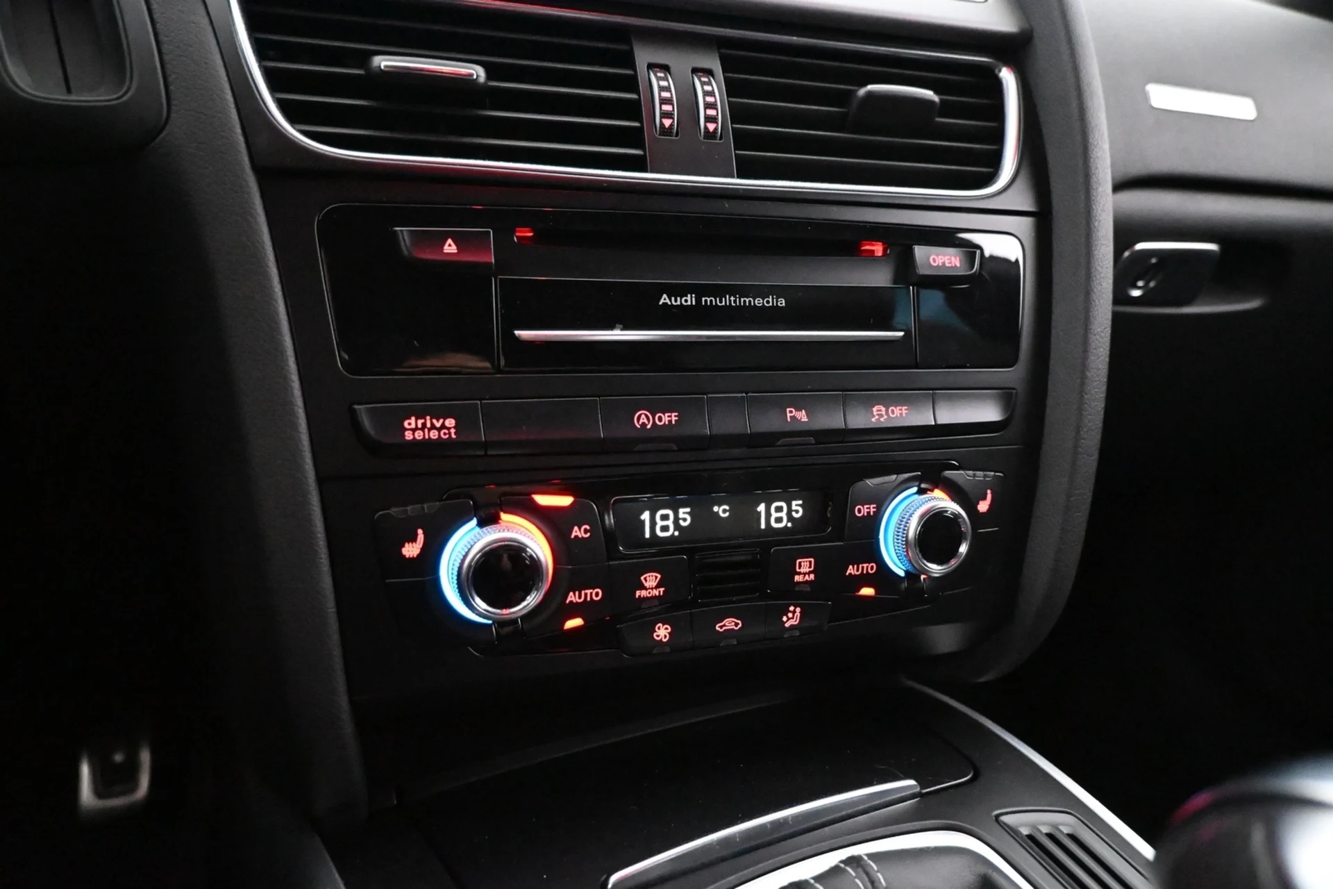 Car Image - LZDVoalNwHfO729VwLKL7