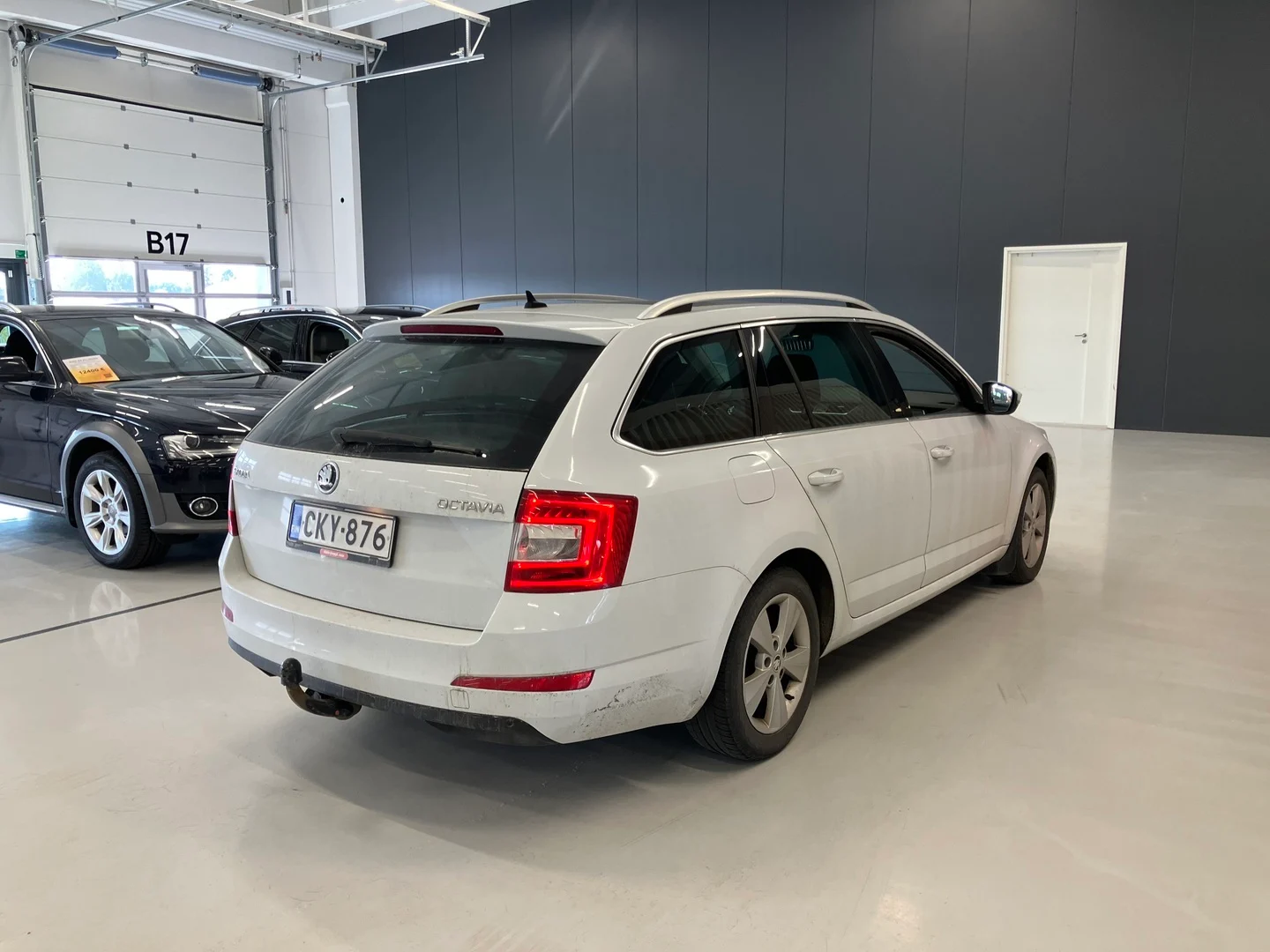 Car Image - 592UTpUE5tDpIW7m4zsieB