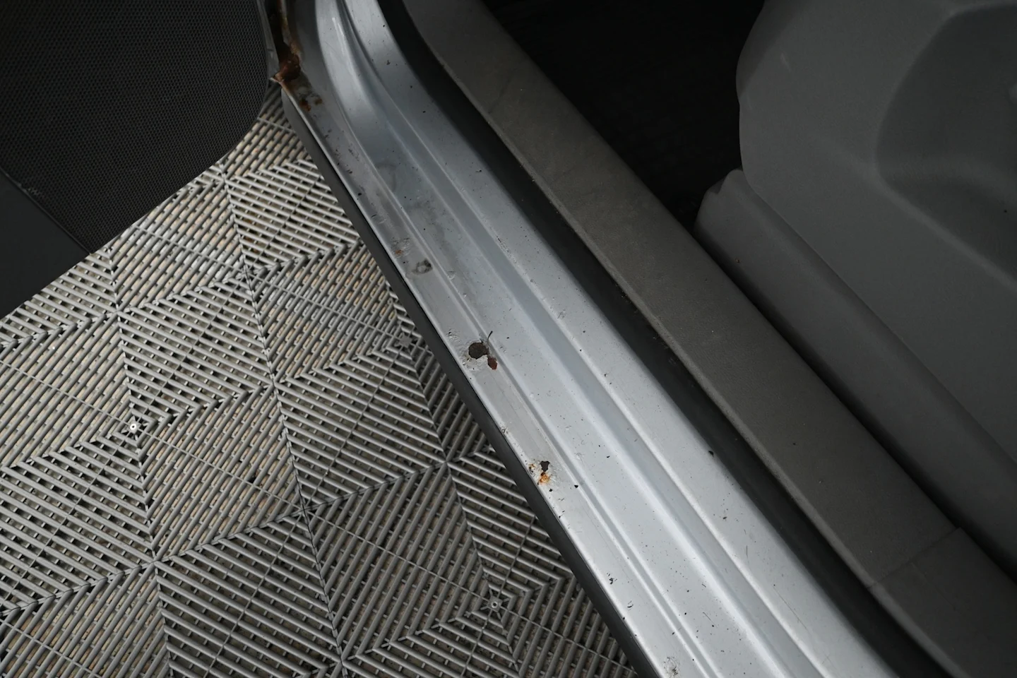 Car Image - 24NmHhuesj7T4FpWhgPRqR
