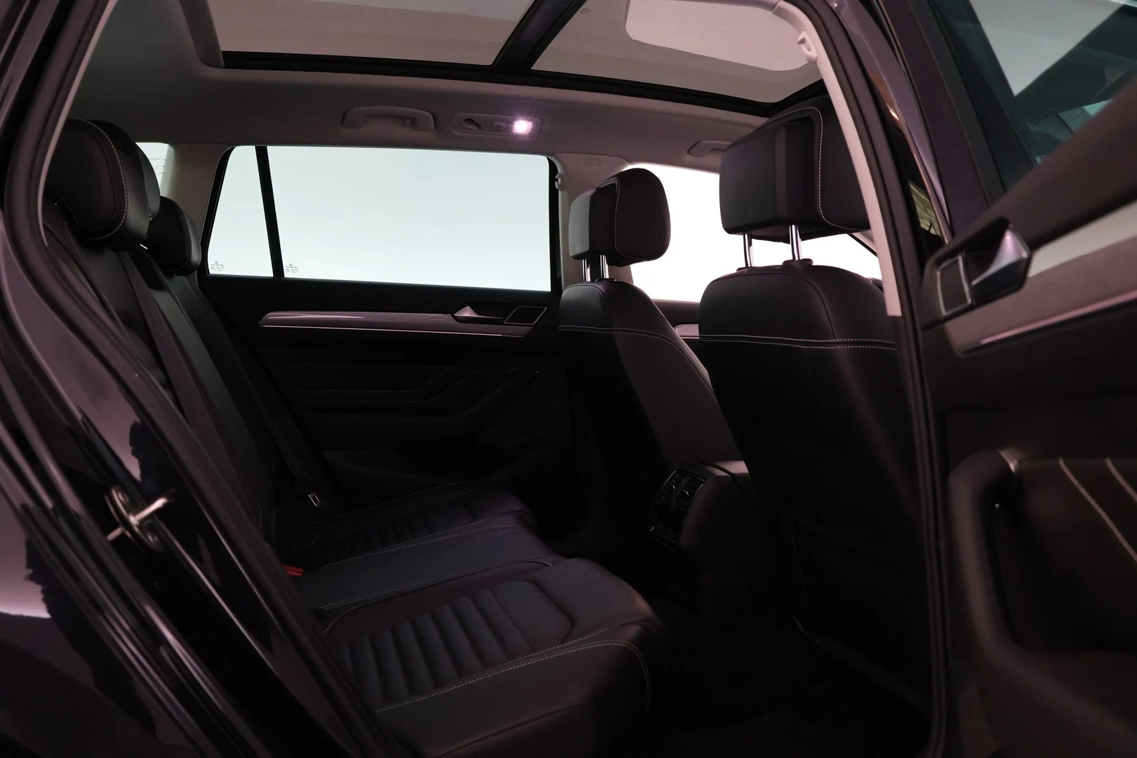 Car Image - 4oY4s6Pw1fcNnpW1DsqXdd
