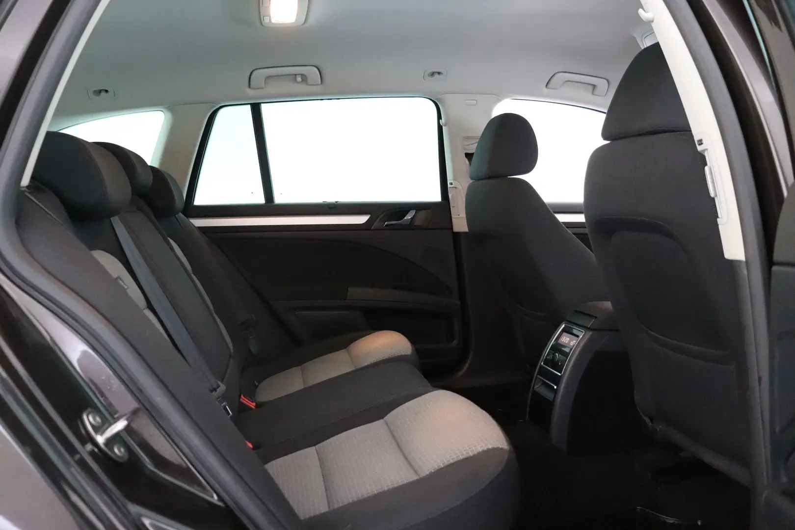Car Image - 4TfQTTbJQgDfSDqHgutIxA