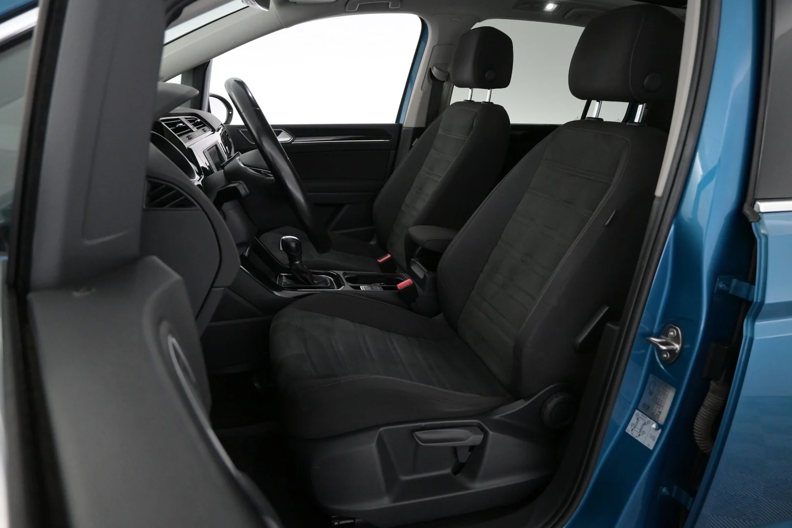 Car Image - 6faGwAkuTQ6lRWi4n9ZjqE