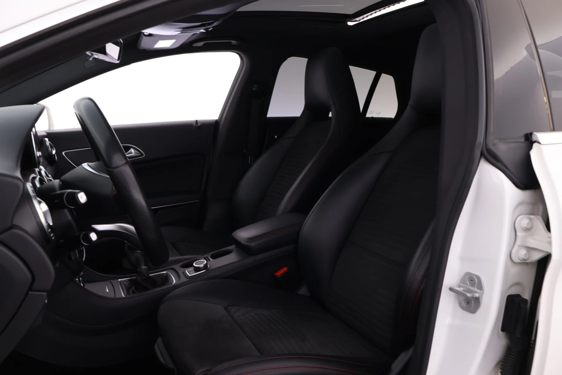 Car Image - oPgjudDCEegPQ4NLec4bf