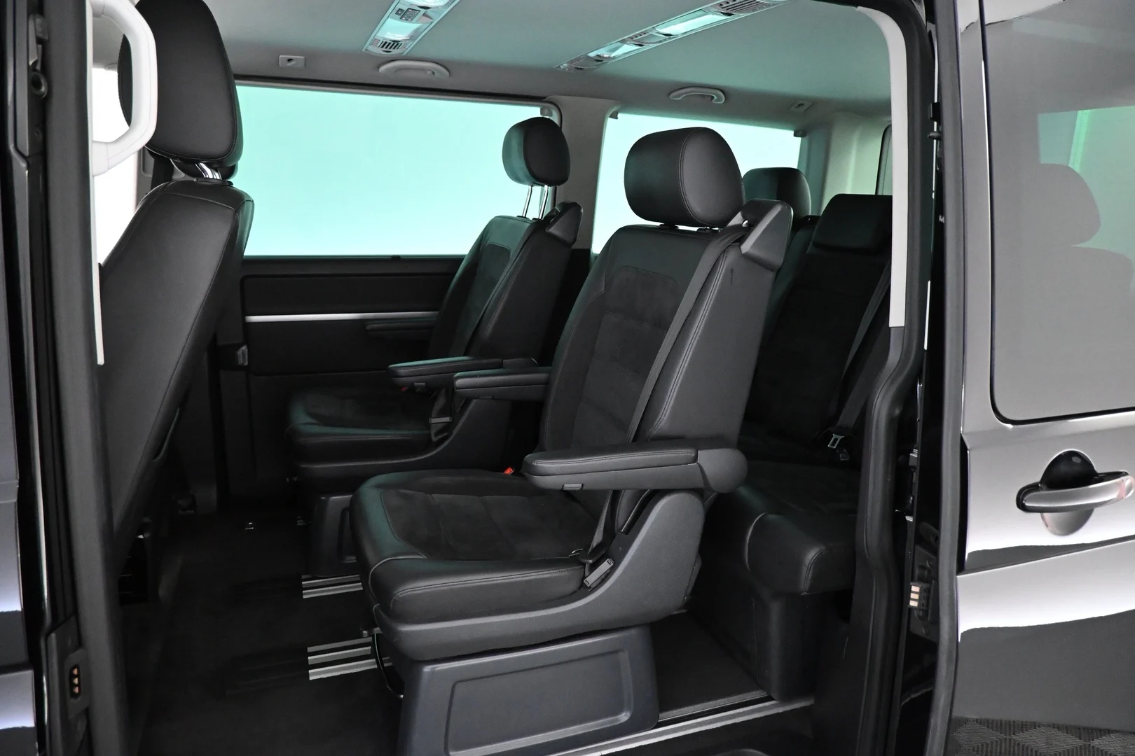 Car Image - 5UDkAVDms5UVT8TkbxlGLM