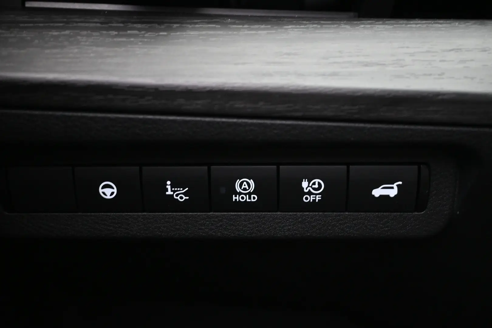 Car Image - 3buv8lZPNJabYHL6roycgK