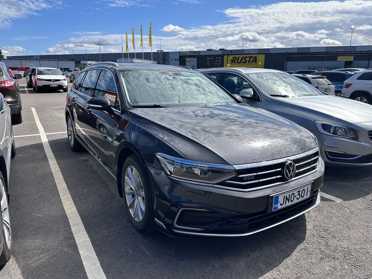 Car Image - 1L1R2rmZ1KcJTbbFkHA8qk