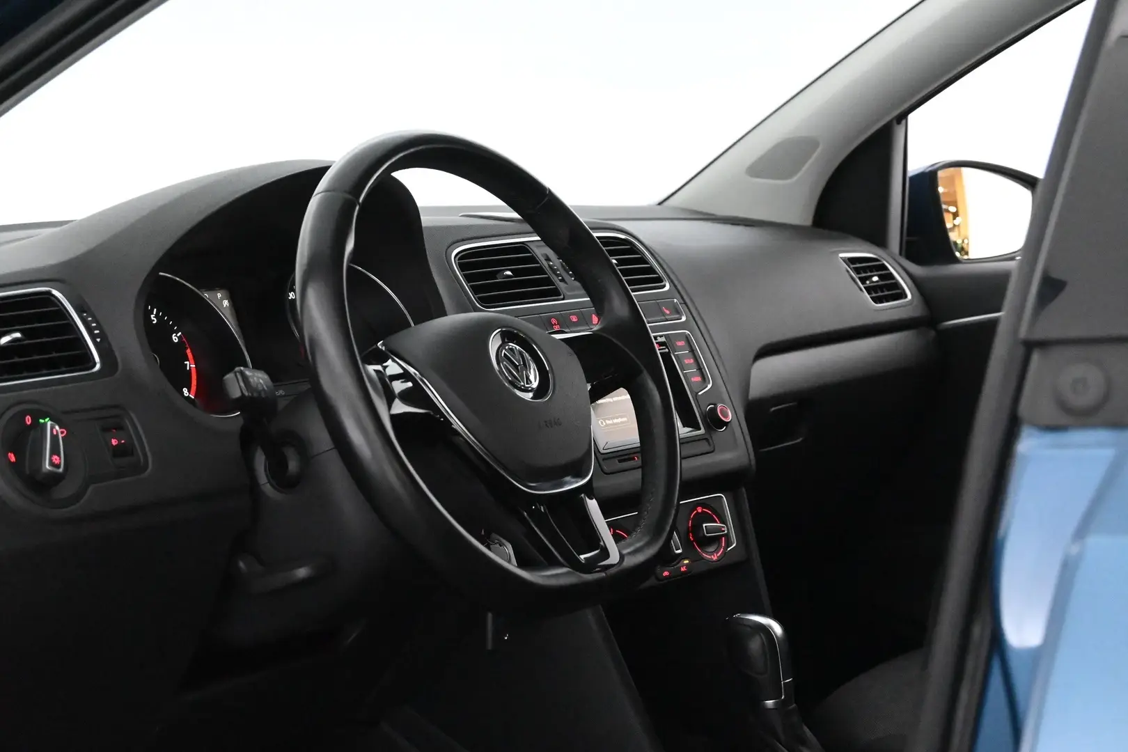 Car Image - 75i7KUBfFo7dNiQKh3FAZJ