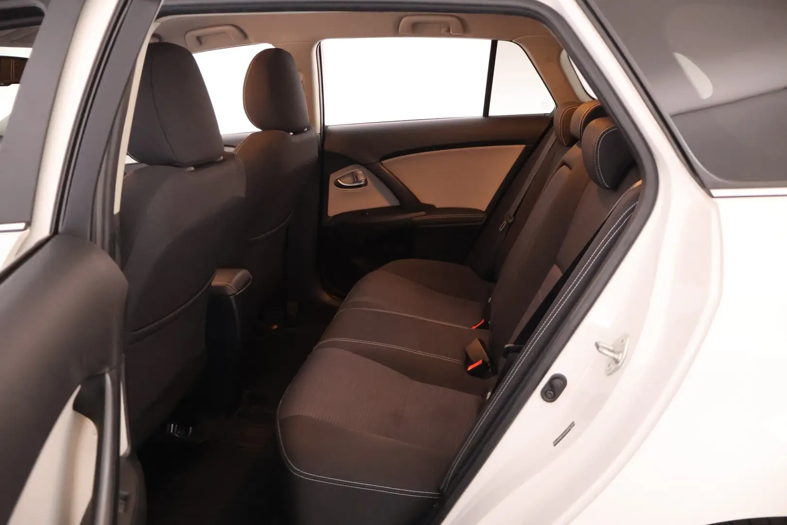 Car Image - 6JG95n0XgqglGHBLYO7cDT