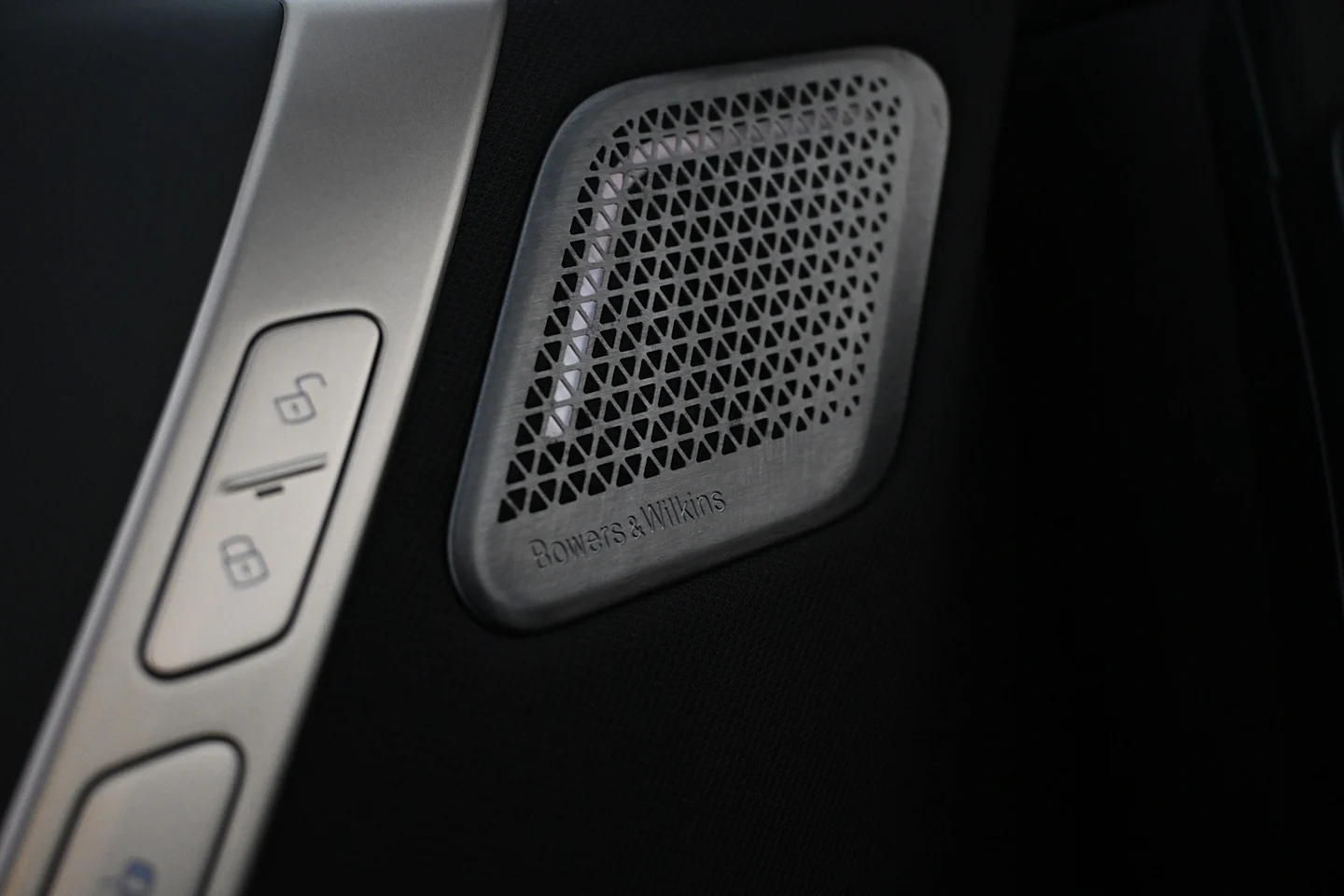 Car Image - 7rTJUAMaGug6jTm3Lm6Vto