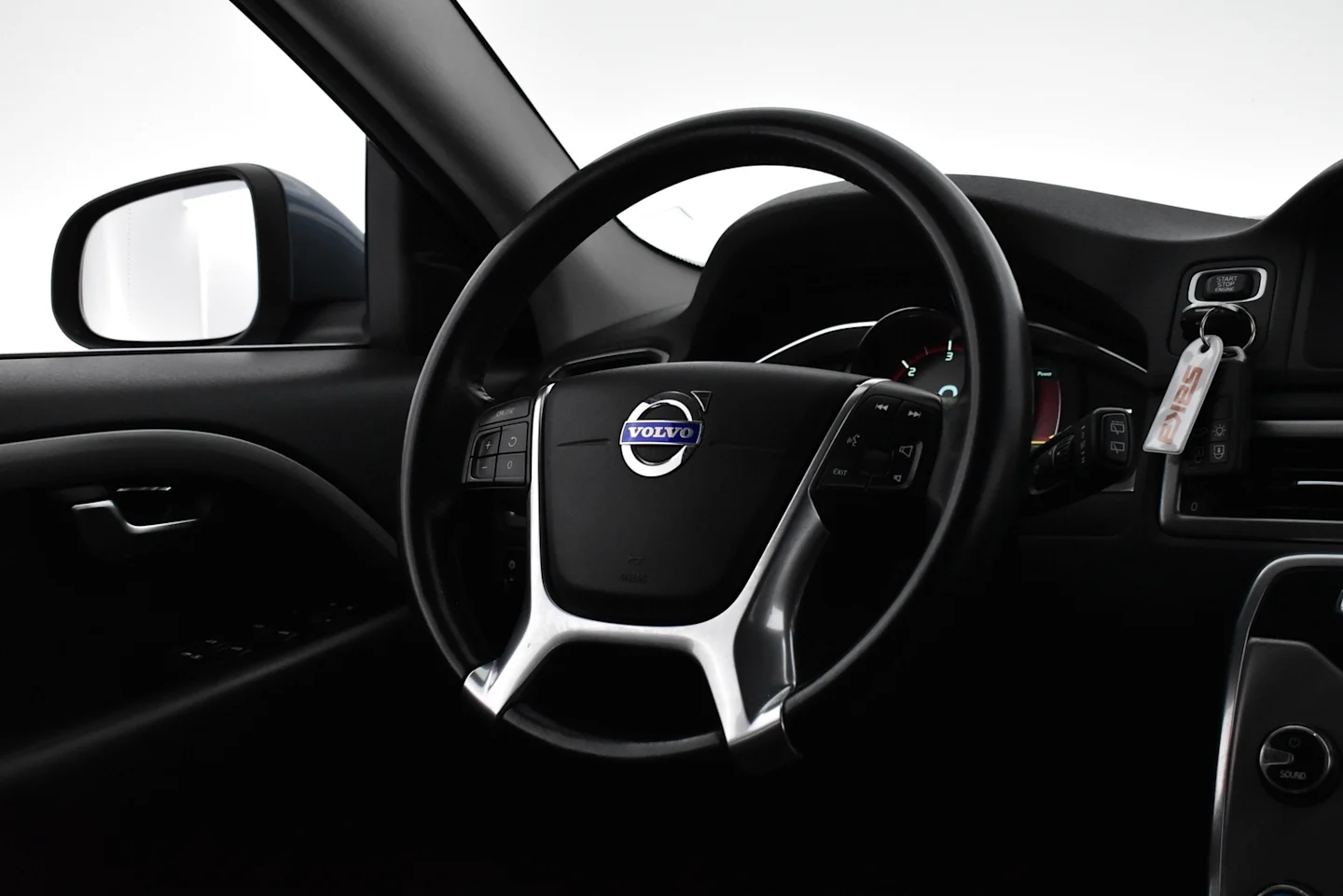 Car Image - 6swUg5RVtYa17G10GFml9b