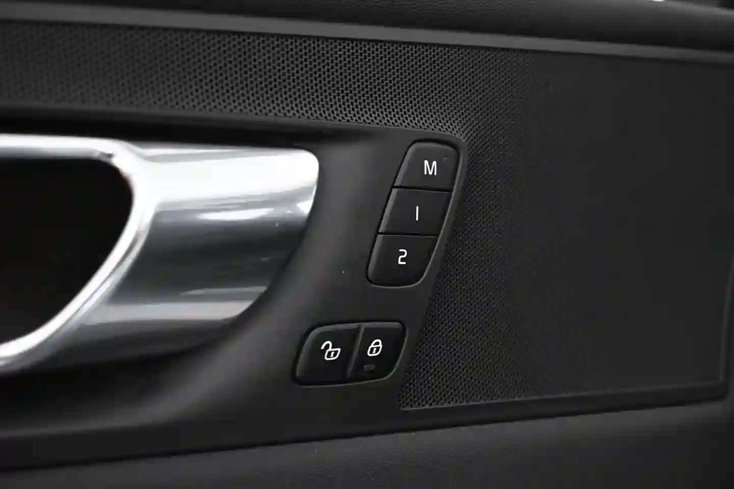 Car Image - 4jD3Rw17j9RaCAW24IcT8s