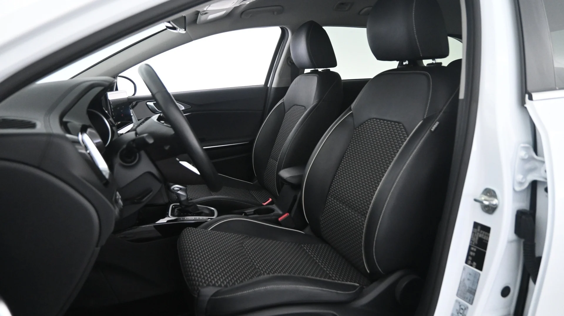 Car Image - 5TGc8pXVBpuJeTBDu5y3zO